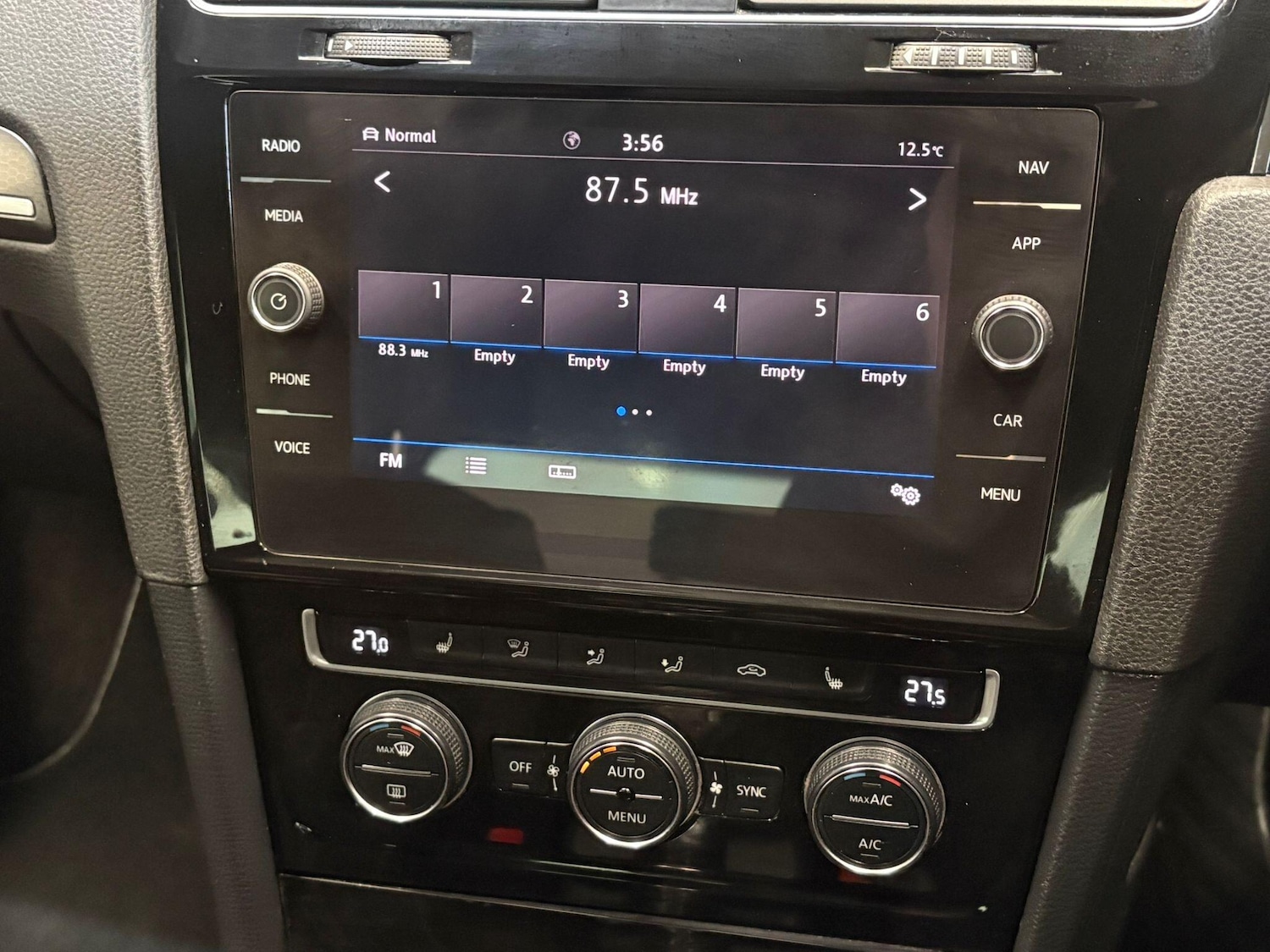 Used Volkswagen Golf 2017 for sale - 77658685: Photo 21