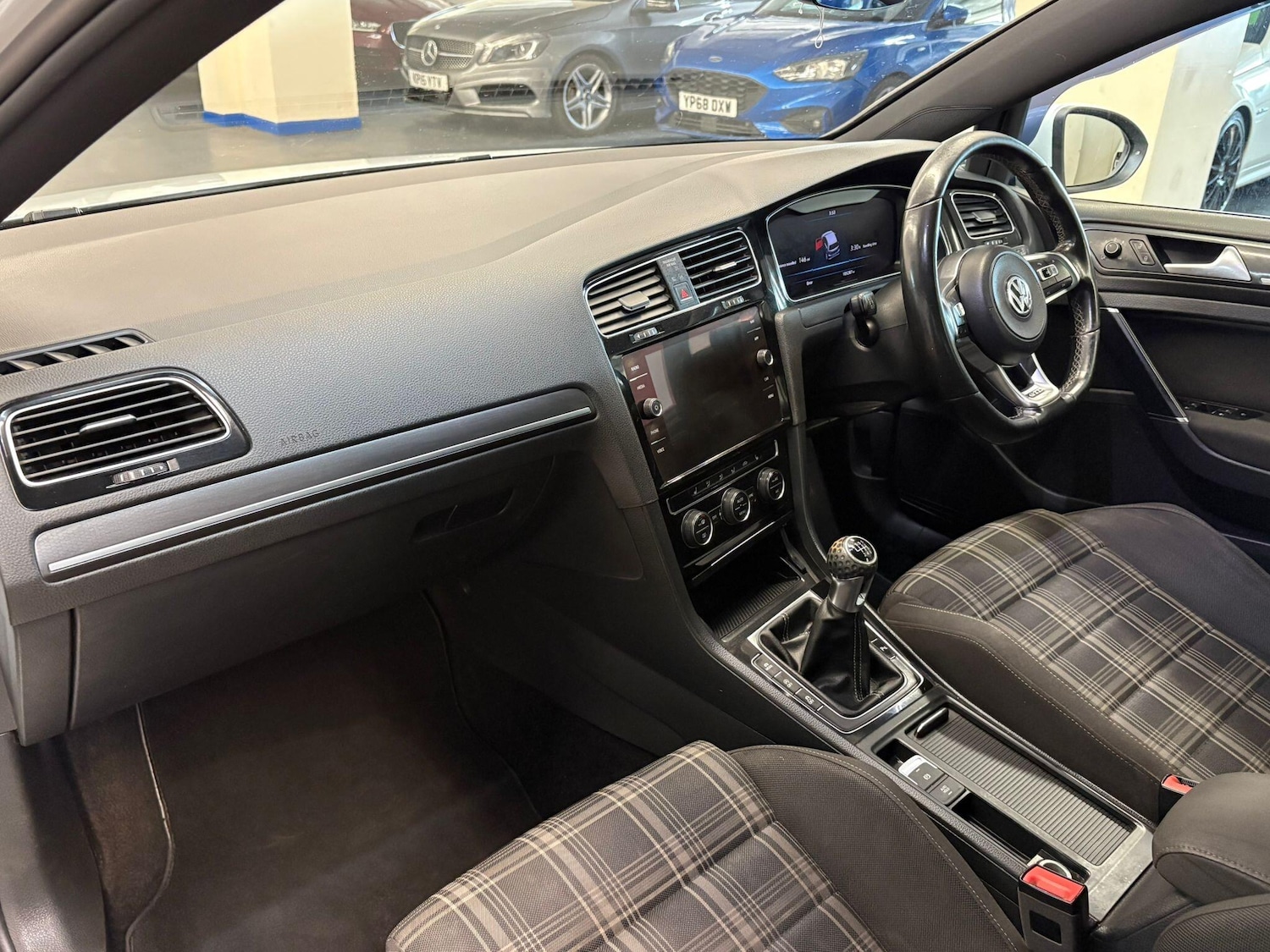 Used Volkswagen Golf 2017 for sale - 77658685: Photo 9