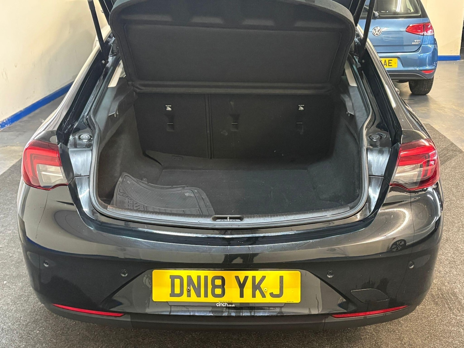 Used Vauxhall Insignia 2018 for sale - 77290903: Photo 9