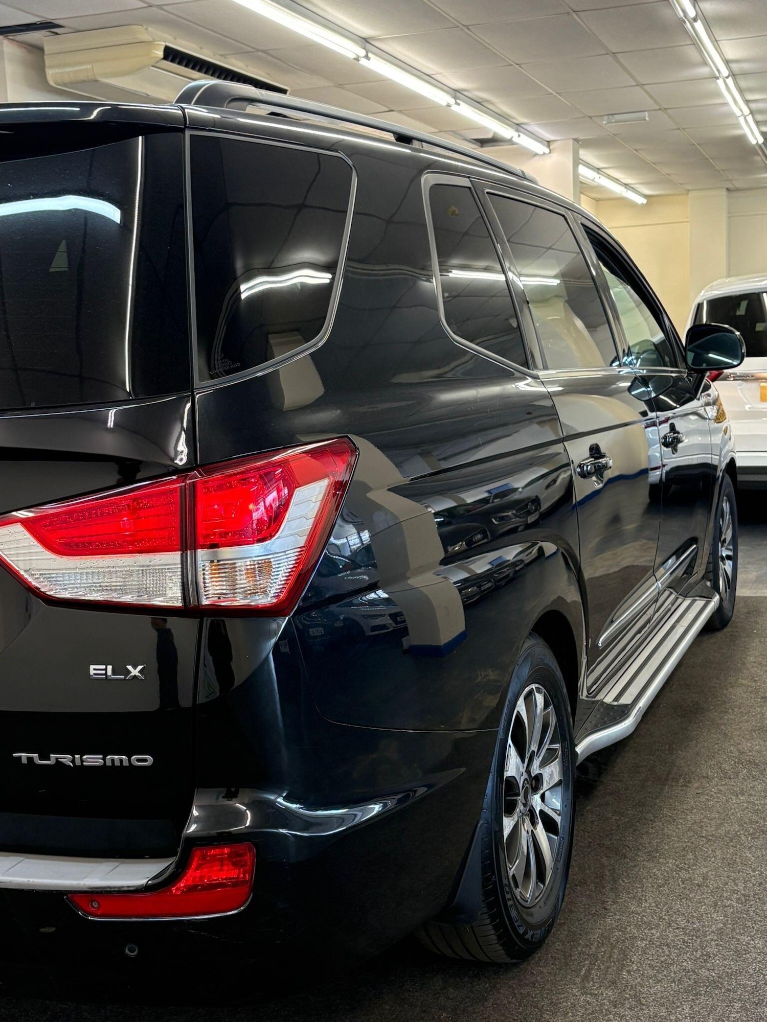 Used Ssangyong Turismo for sale - 78147899: Photo 6