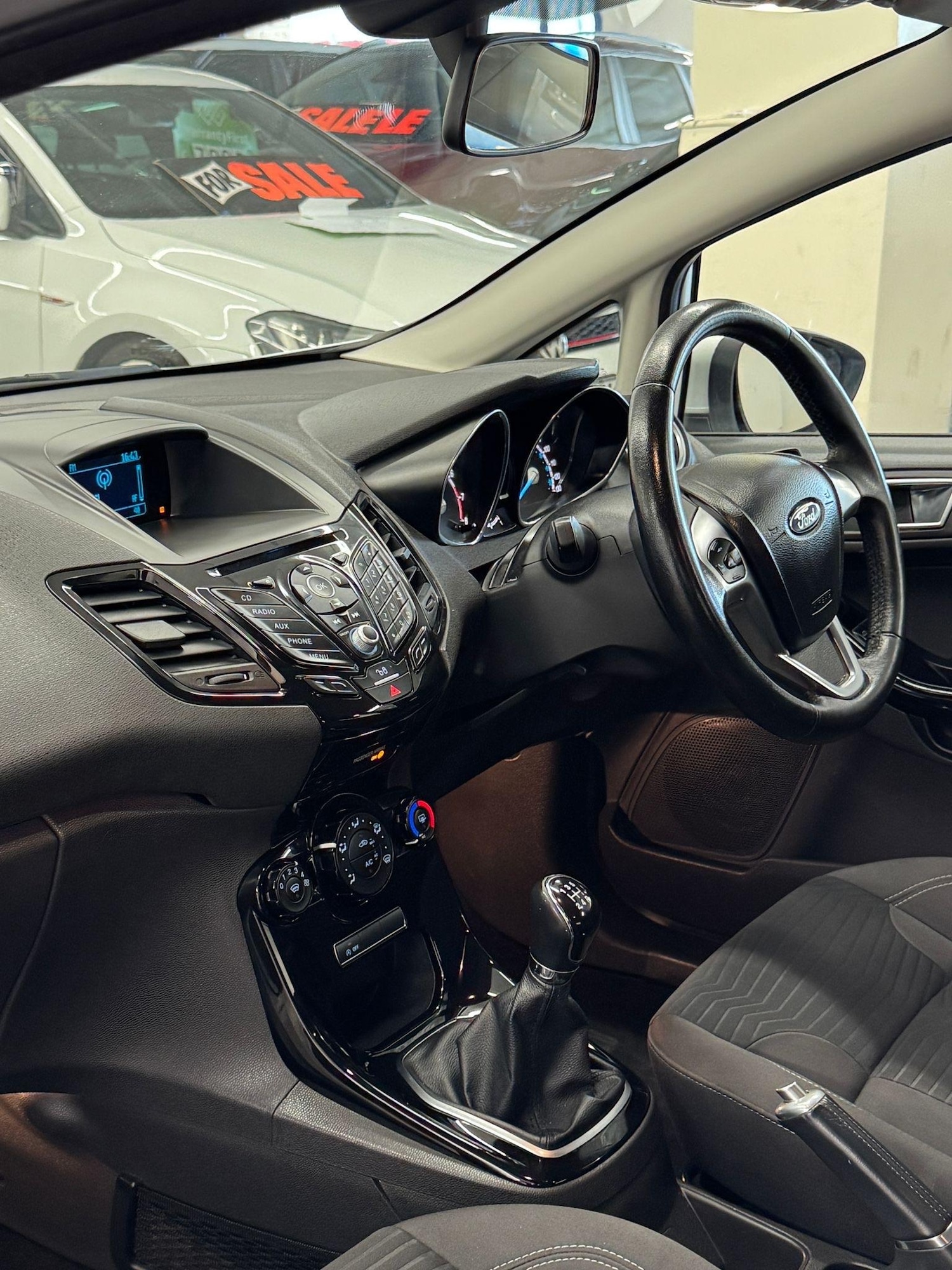 Used Ford Fiesta 2015 for sale - 76623250: Photo 9