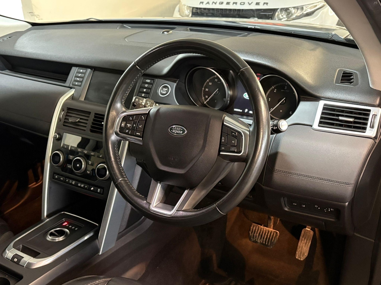 Used Land Rover Discovery Sport 2017 for sale - 77144223: Photo 30