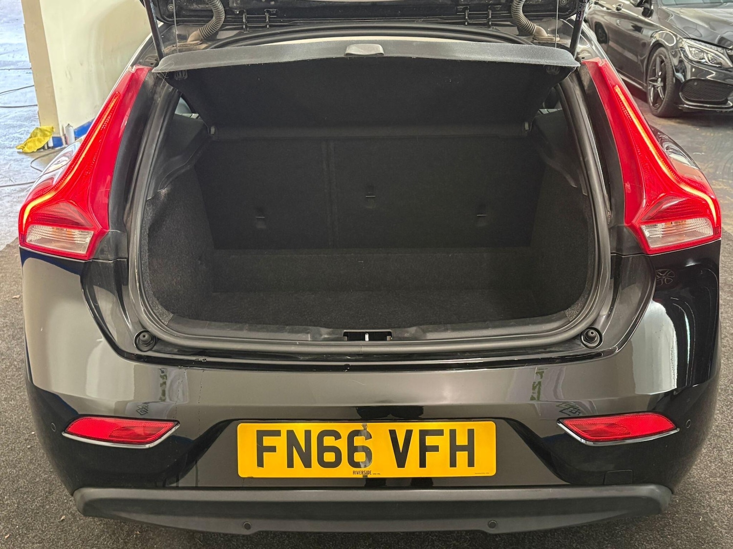 Used Volvo V40 2016 for sale - 76997347: Photo 17