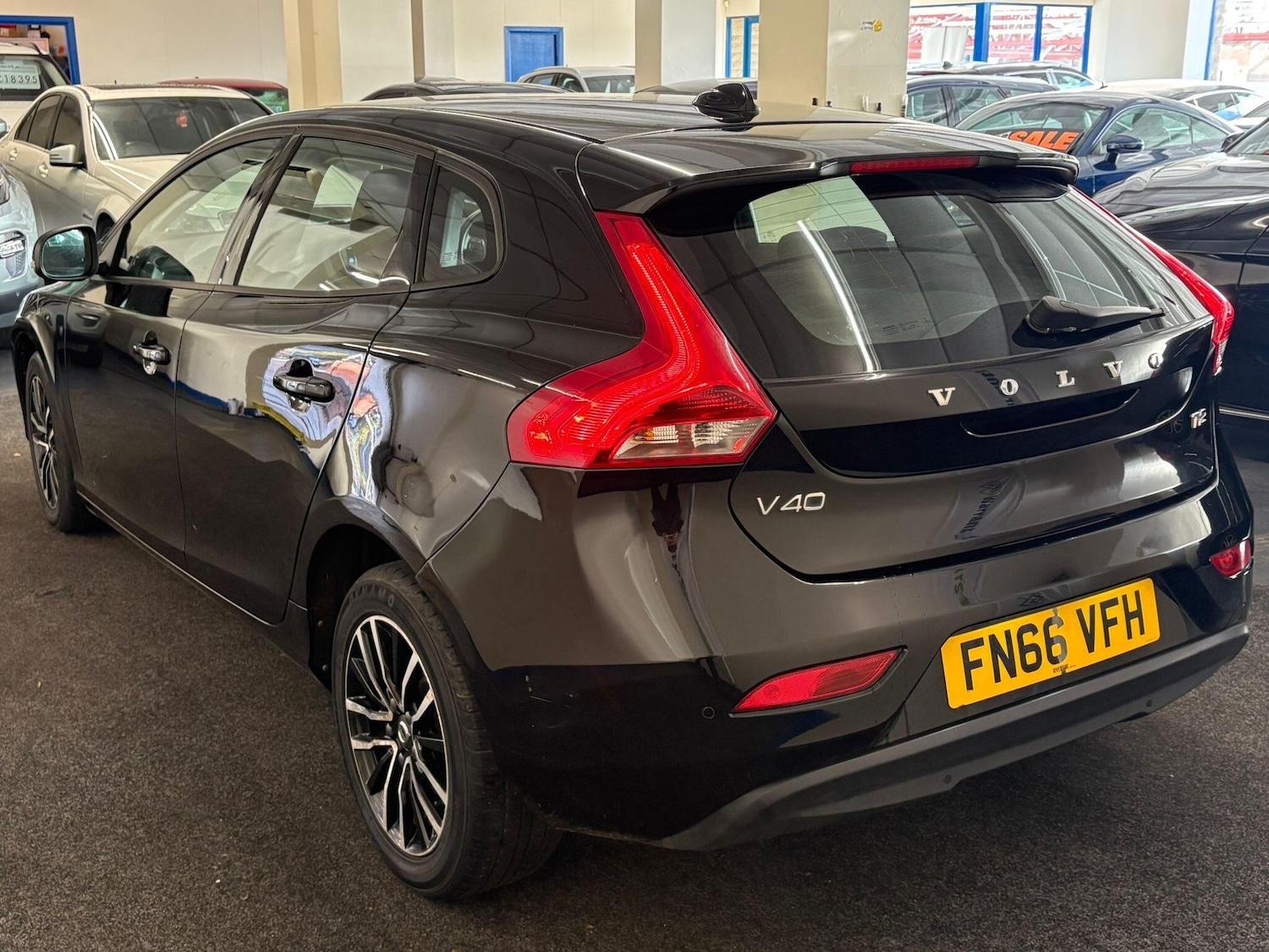 Used Volvo V40 2016 for sale - 76997347: Photo 3