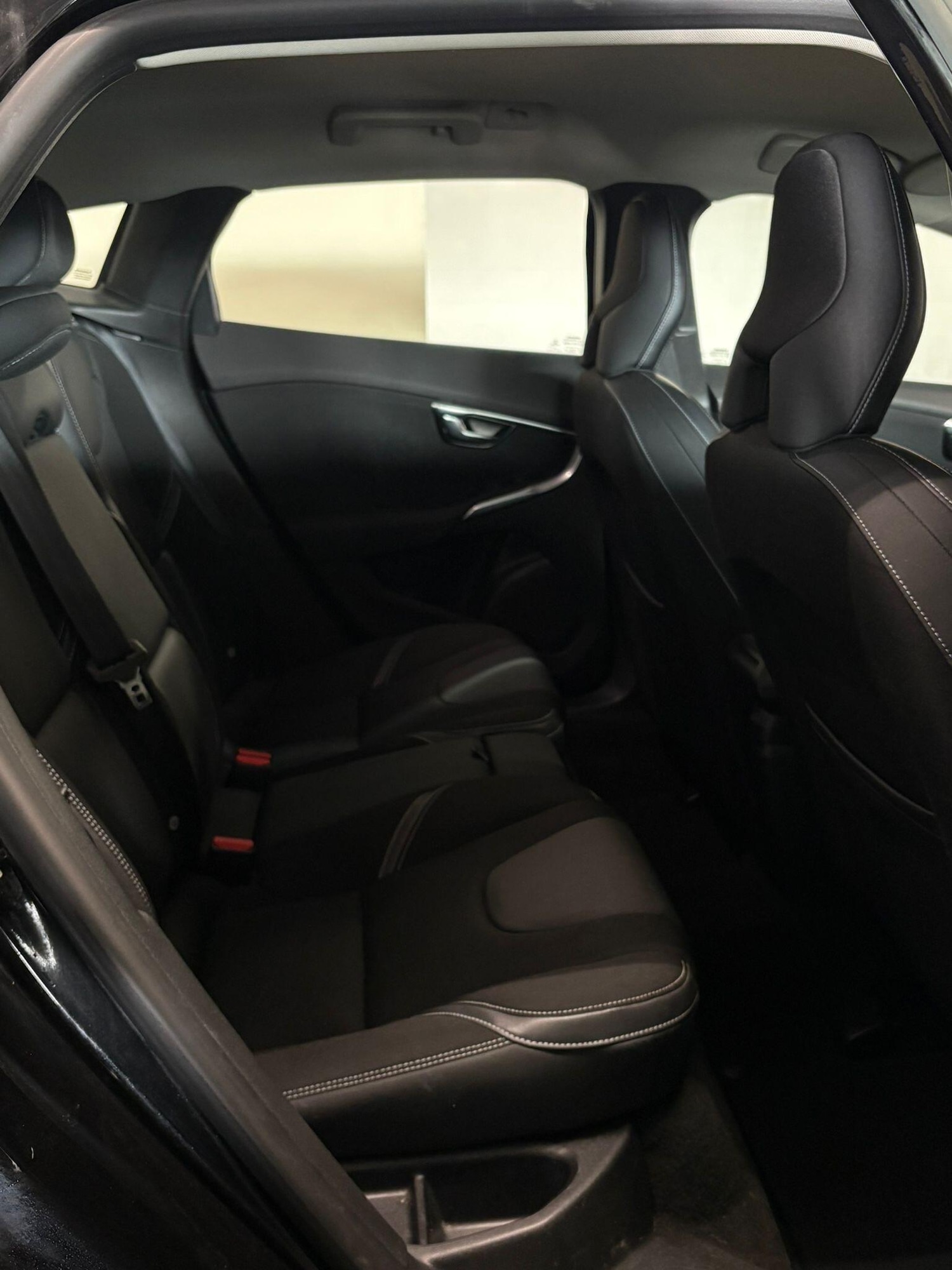 Used Volvo V40 2016 for sale - 76997347: Photo 9