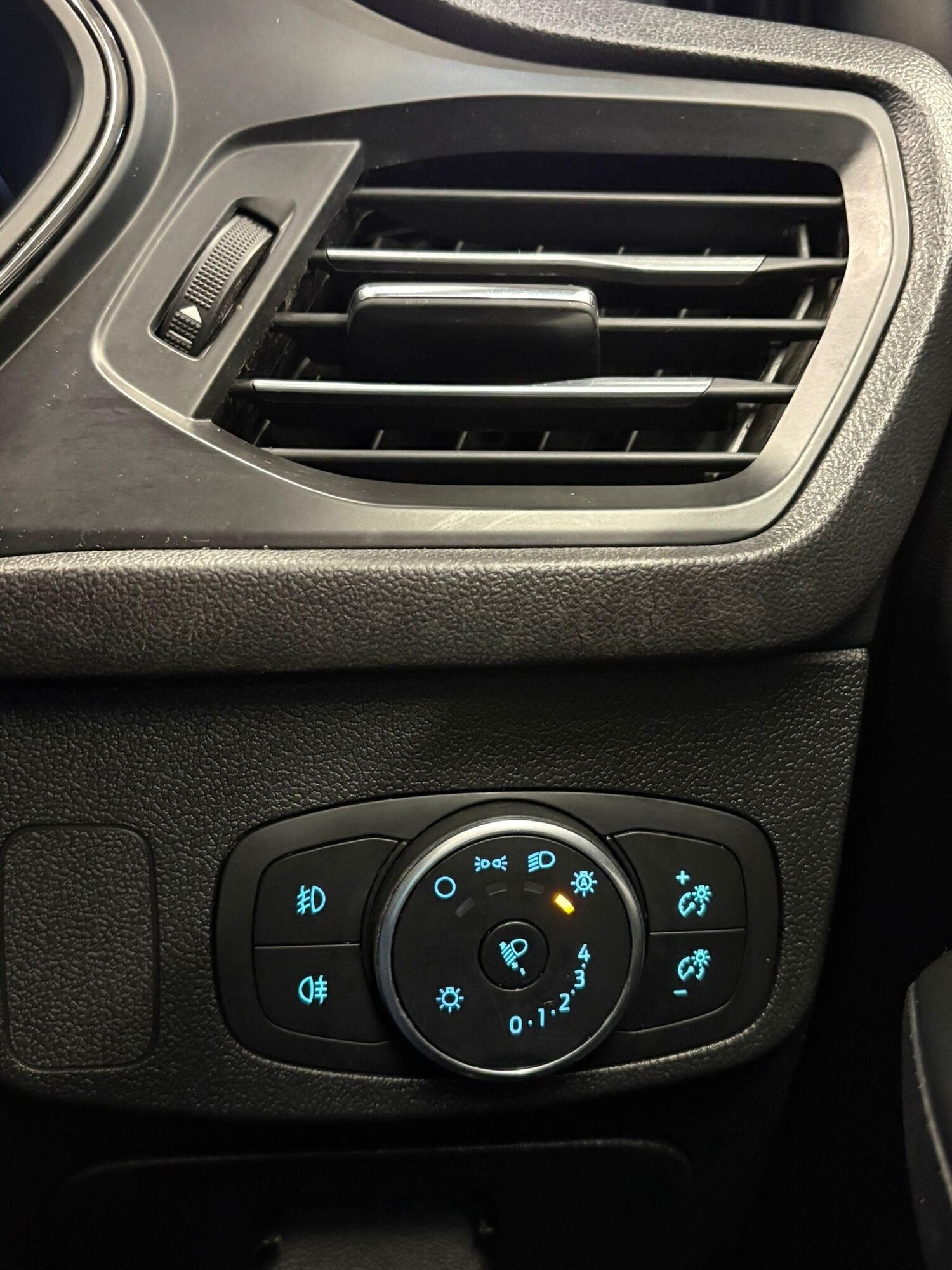 Used Ford Focus 2018 for sale - 77940587: Photo 16