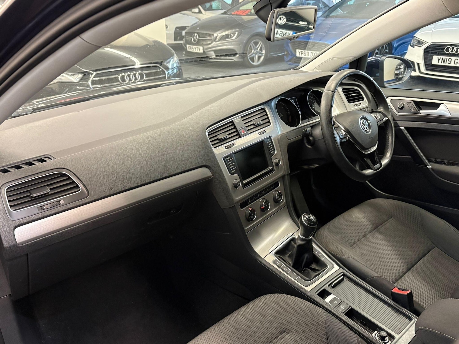 Used Volkswagen Golf 2016 for sale - 77799295: Photo 9