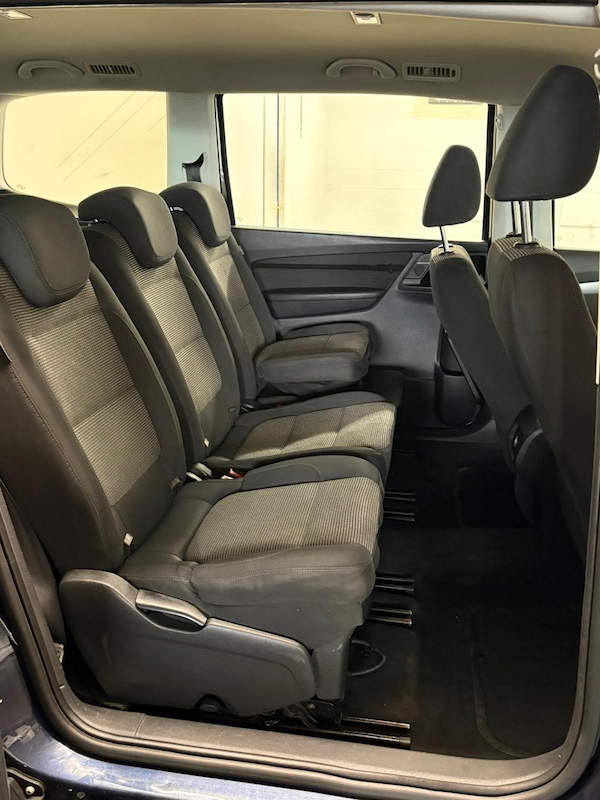 Used Volkswagen Sharan 2010 for sale - 76337460: Photo 9