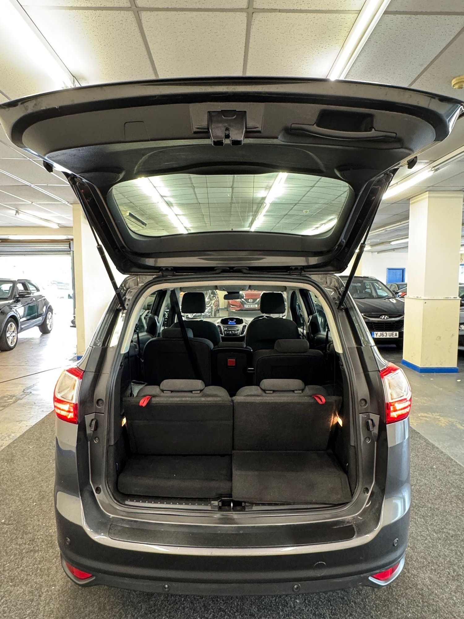 Used Ford Grand C-Max 2017 for sale - 76397907: Photo 13