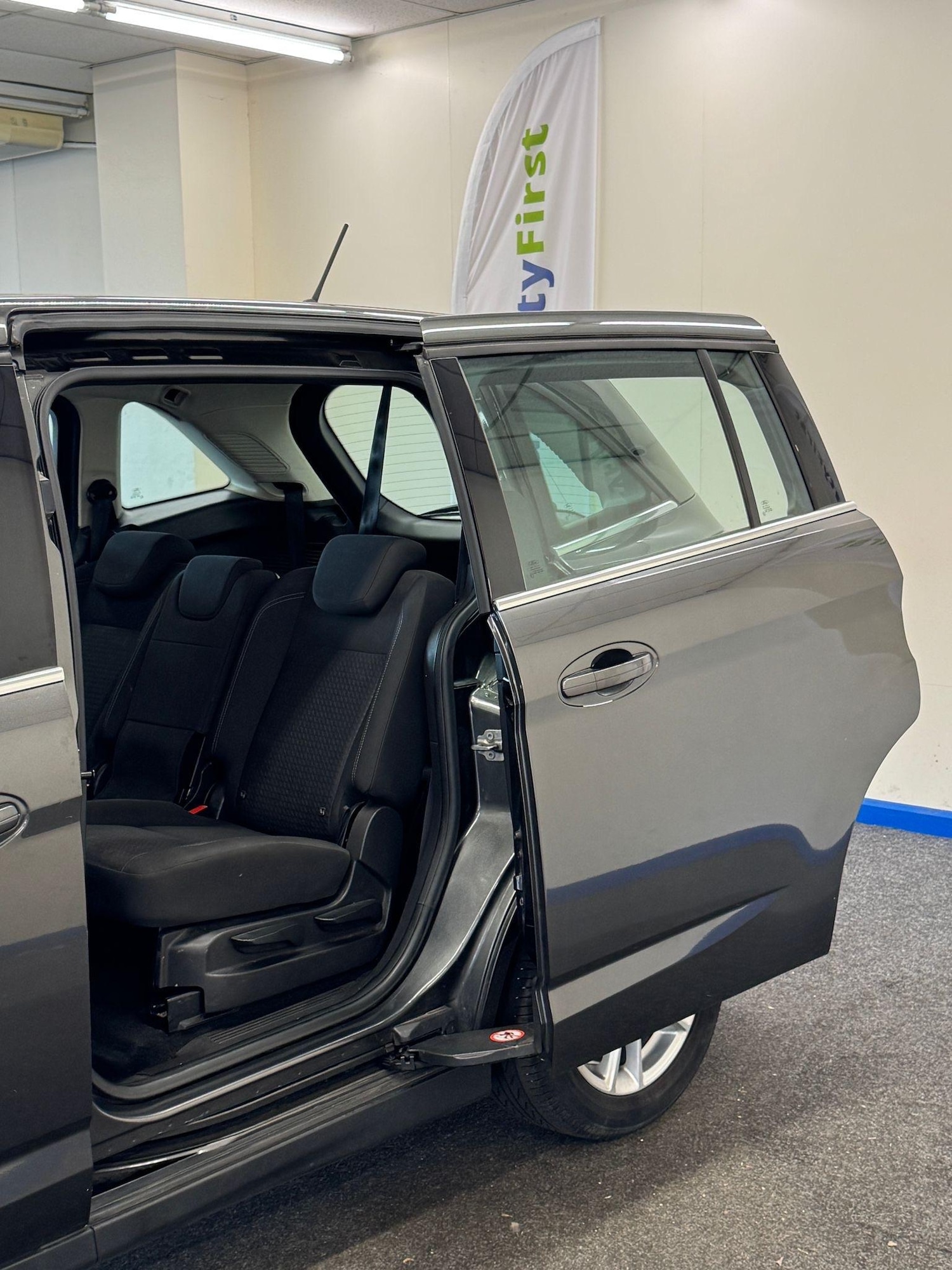 Used Ford Grand C-Max 2017 for sale - 76397907: Photo 14