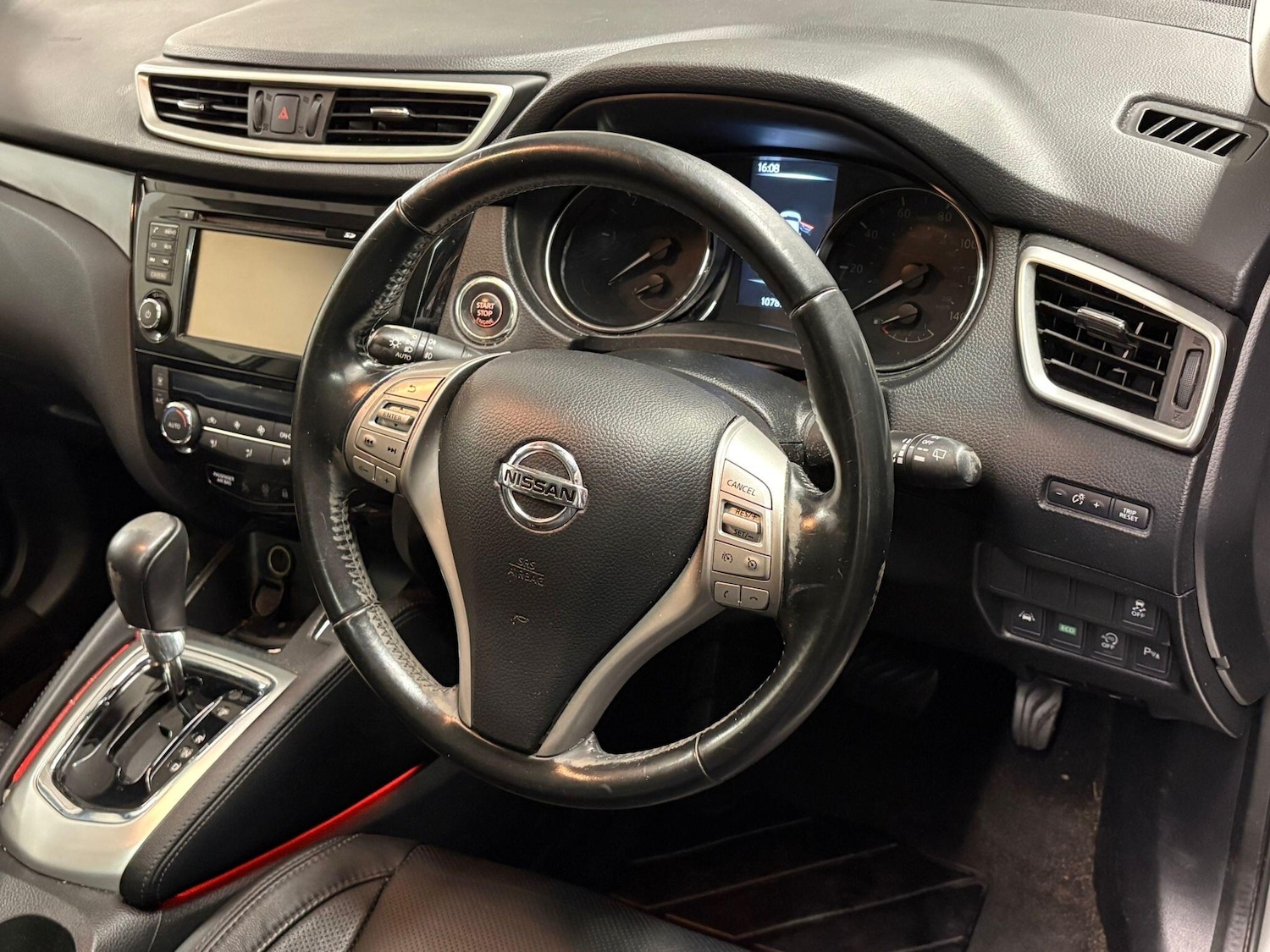 Used Nissan Qashqai 2015 for sale - 76623230: Photo 18