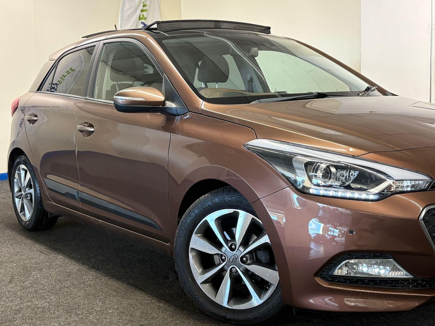 Used Hyundai i20 2015 for sale - 76381092: Photo 5