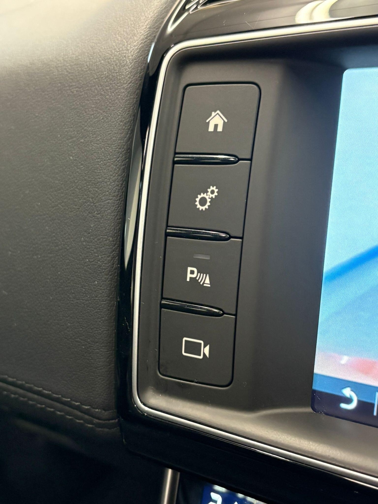 Used Jaguar XE for sale - 77883550: Photo 21