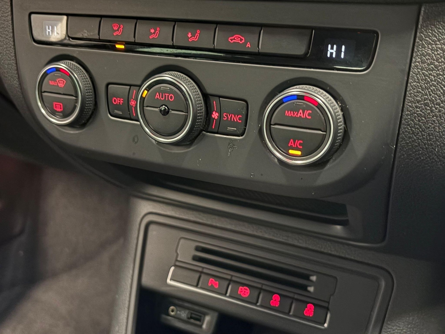 Used Volkswagen Tiguan 2015 for sale - 77469108: Photo 17