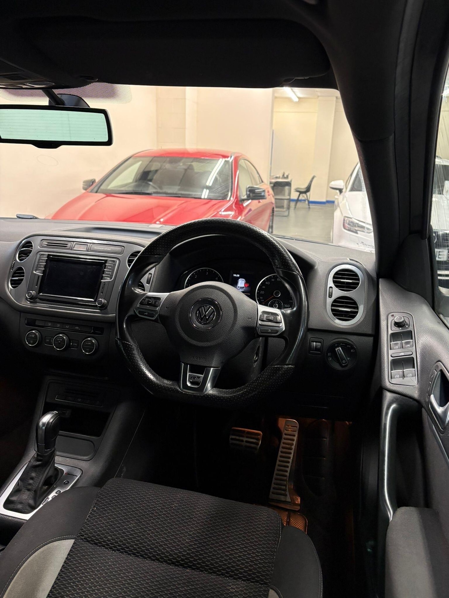 Used Volkswagen Tiguan 2015 for sale - 77469108: Photo 9