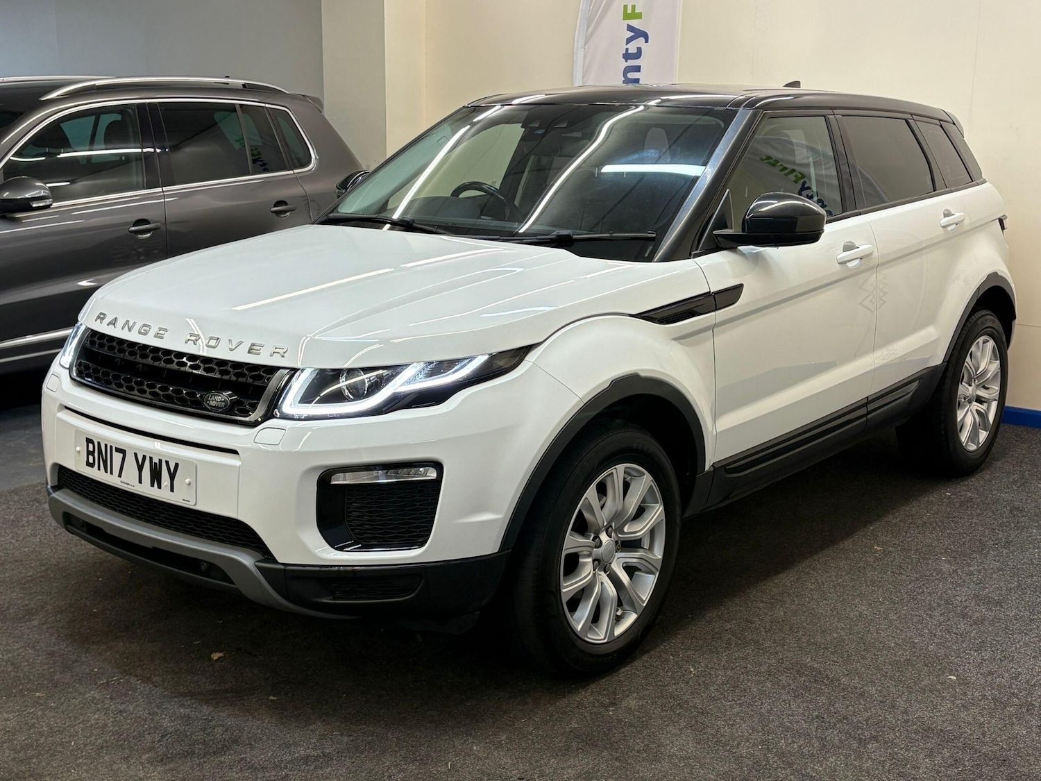 Used Land Rover Range Rover Evoque for sale - 77696562: Photo 2