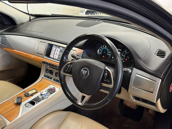 Used Jaguar XF 2014 for sale - 75339466: Photo 10