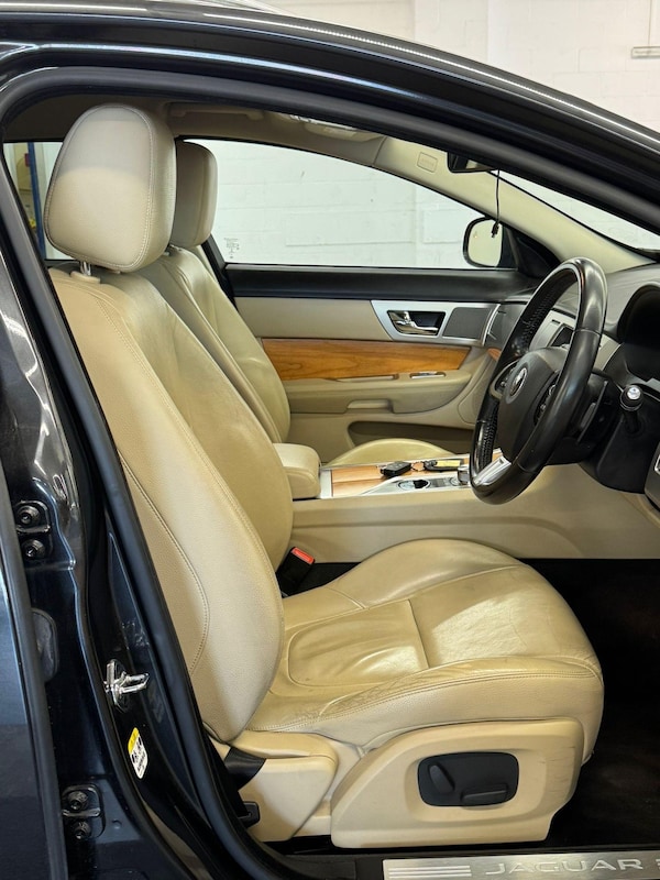 Used Jaguar XF 2014 for sale - 75339466: Photo 22