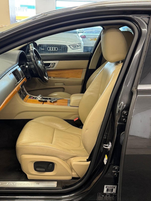 Used Jaguar XF 2014 for sale - 75339466: Photo 6