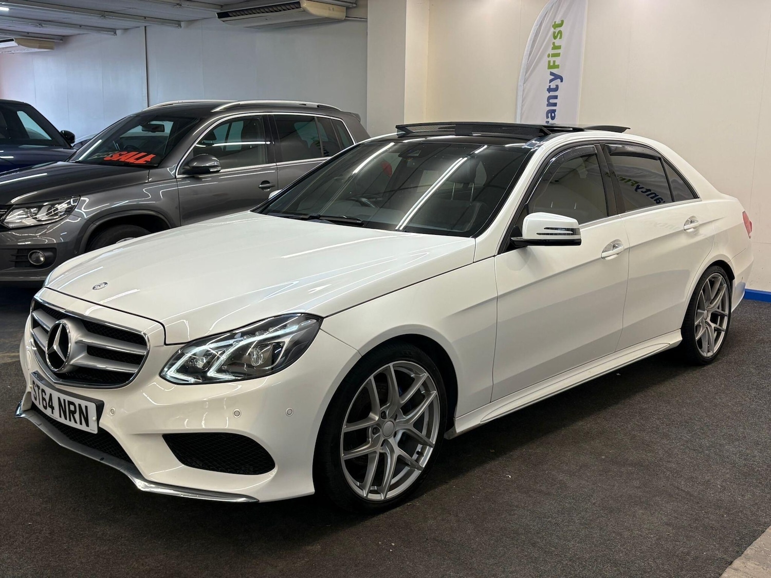 Used Mercedes-Benz E Class 2014 for sale - 77565129: Photo 2