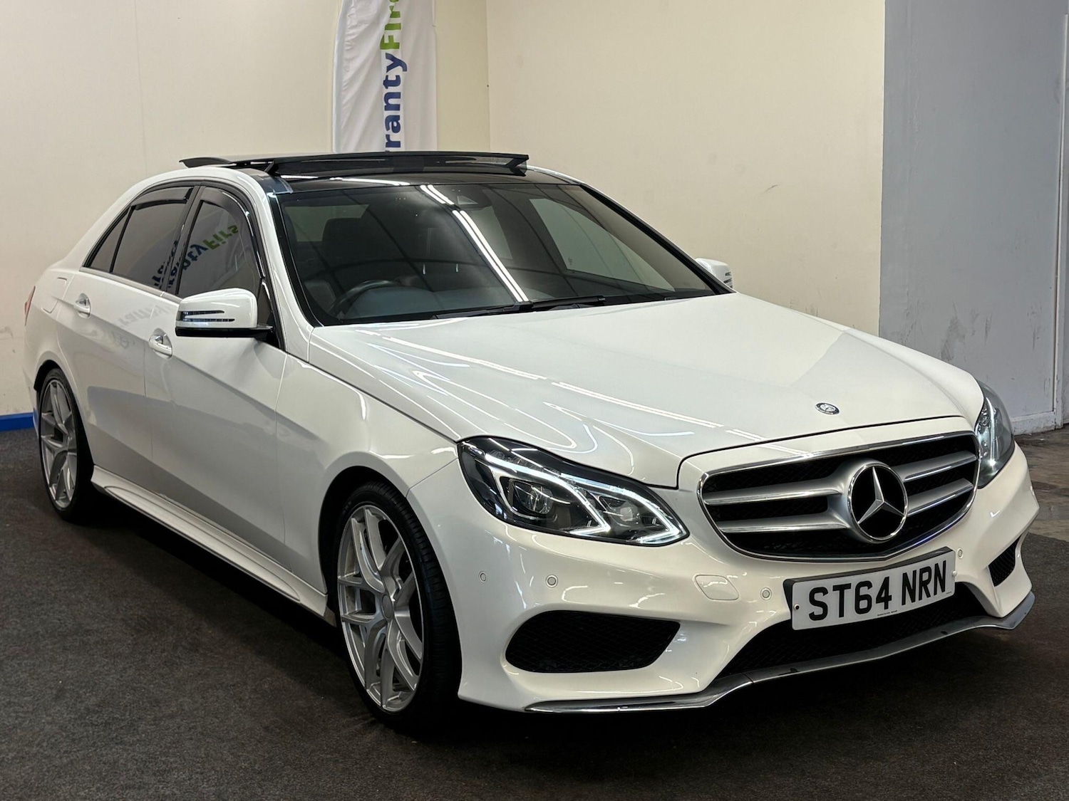 Used Mercedes-Benz E Class 2014 for sale - 77565129: Photo 5
