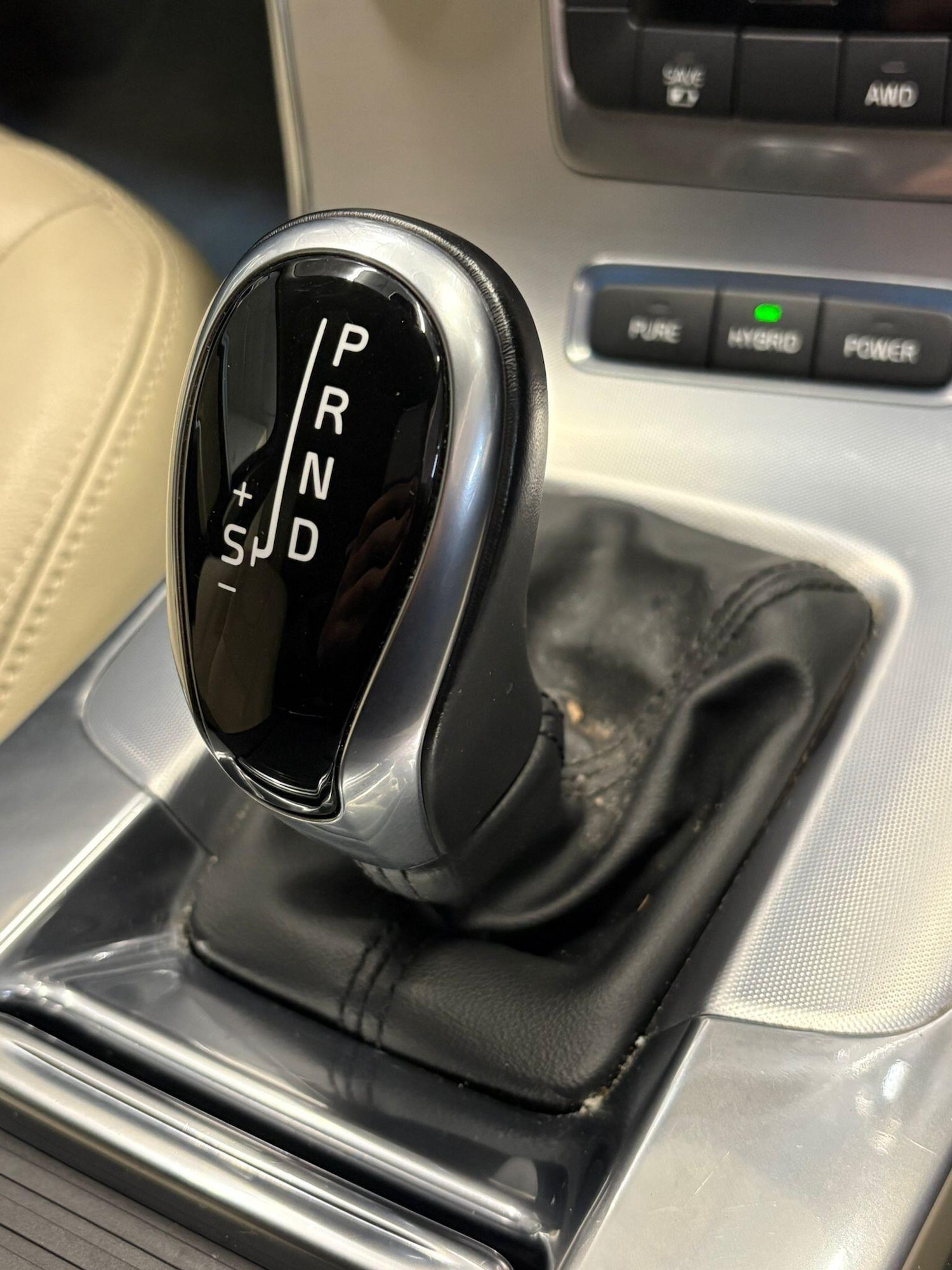 Used Volvo V60 2017 for sale - 77524945: Photo 10