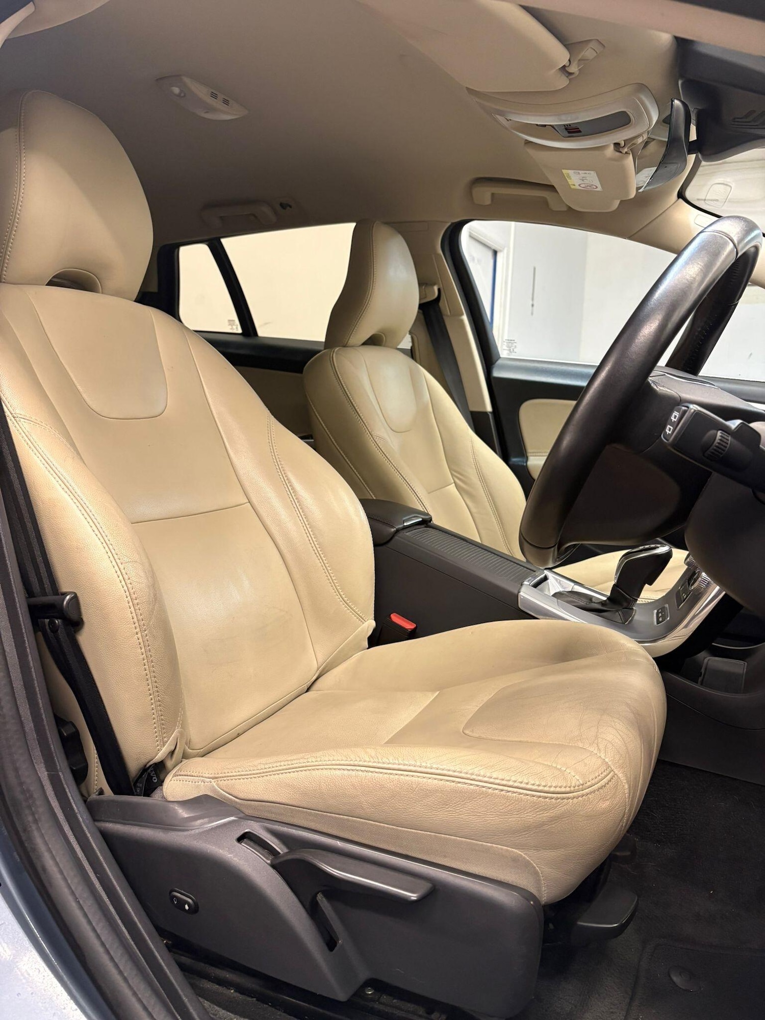 Used Volvo V60 2017 for sale - 77524945: Photo 11