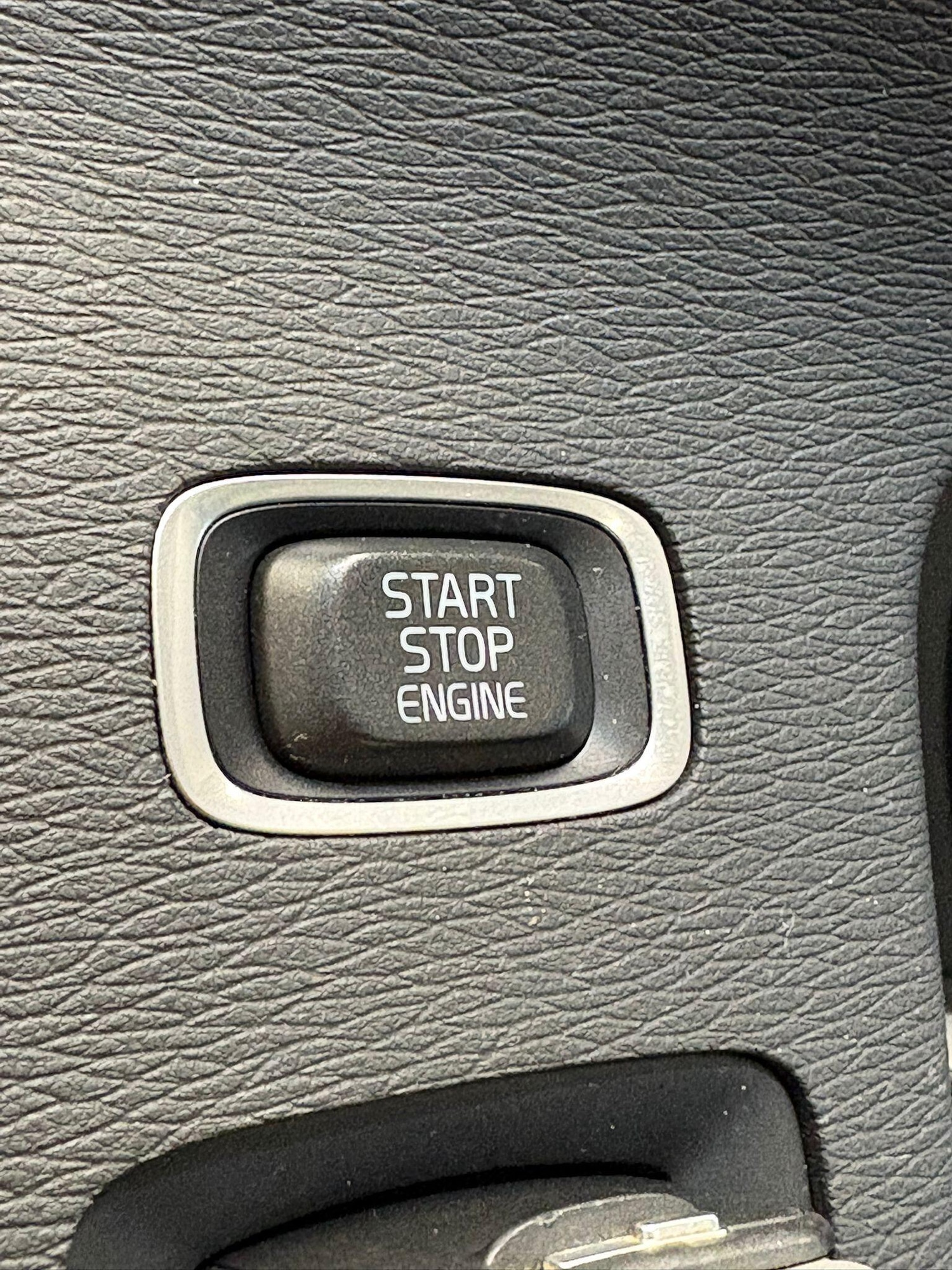 Used Volvo V60 2017 for sale - 77524945: Photo 16