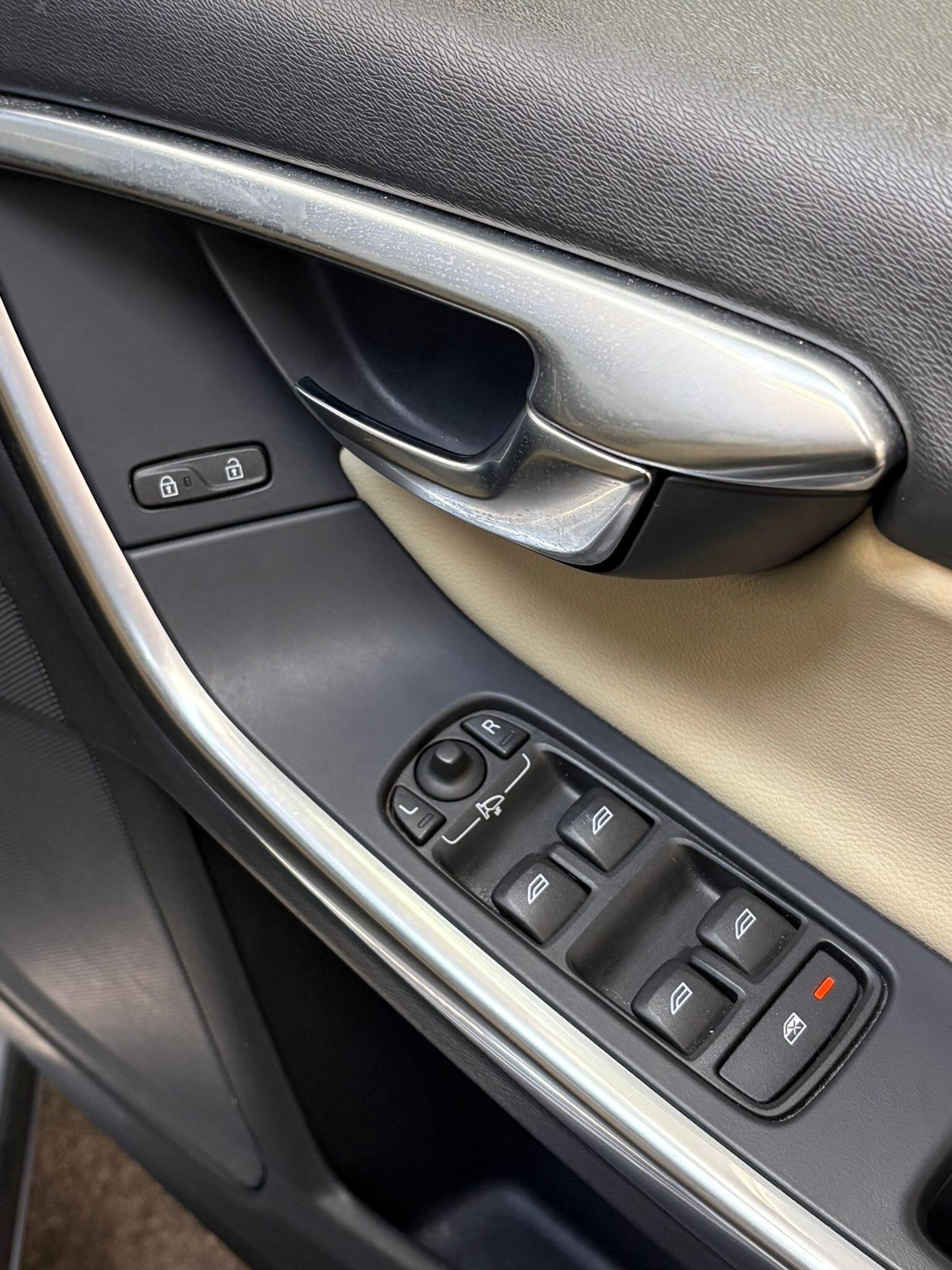 Used Volvo V60 2017 for sale - 77524945: Photo 19