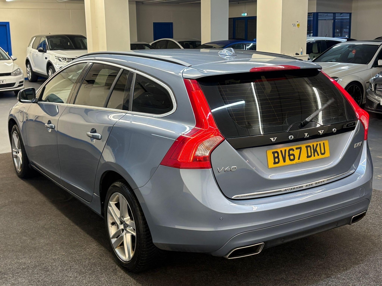 Used Volvo V60 2017 for sale - 77524945: Photo 4