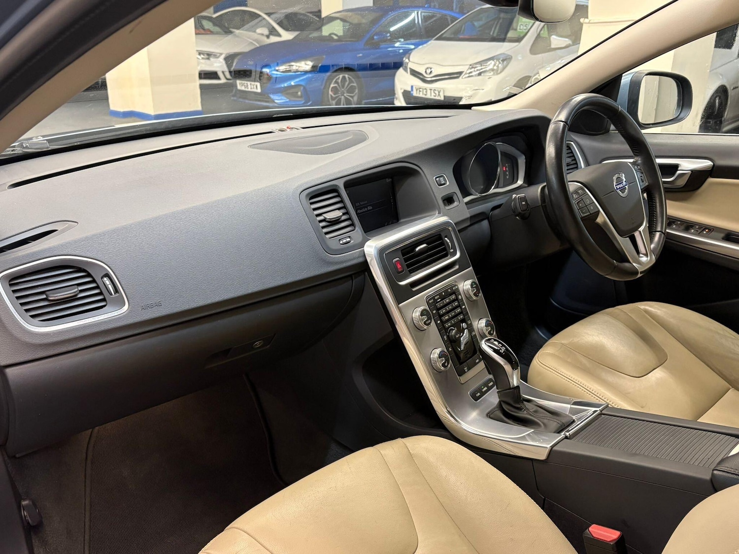 Used Volvo V60 2017 for sale - 77524945: Photo 9