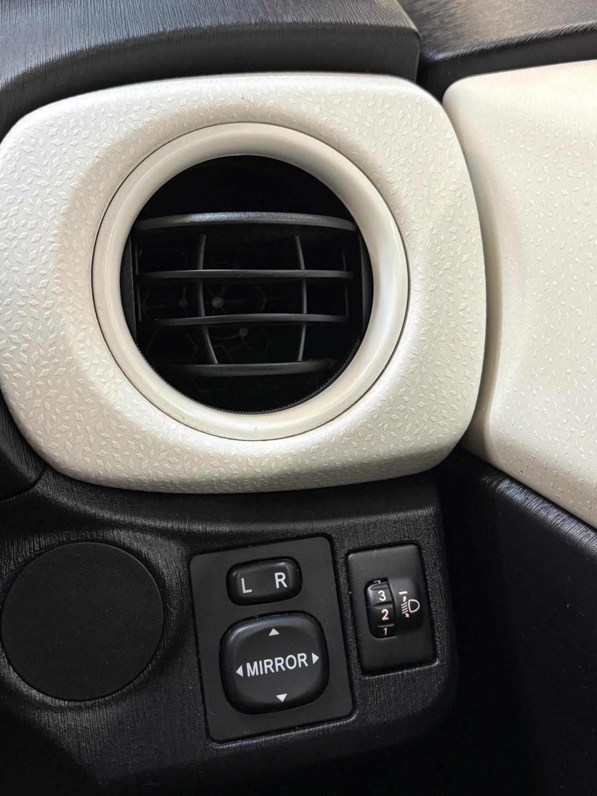 Used Toyota Yaris for sale - 77344006: Photo 17