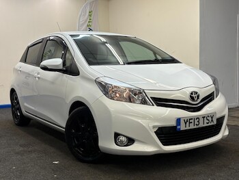 Used Toyota Yaris 2013 for sale - 77344006: Photo