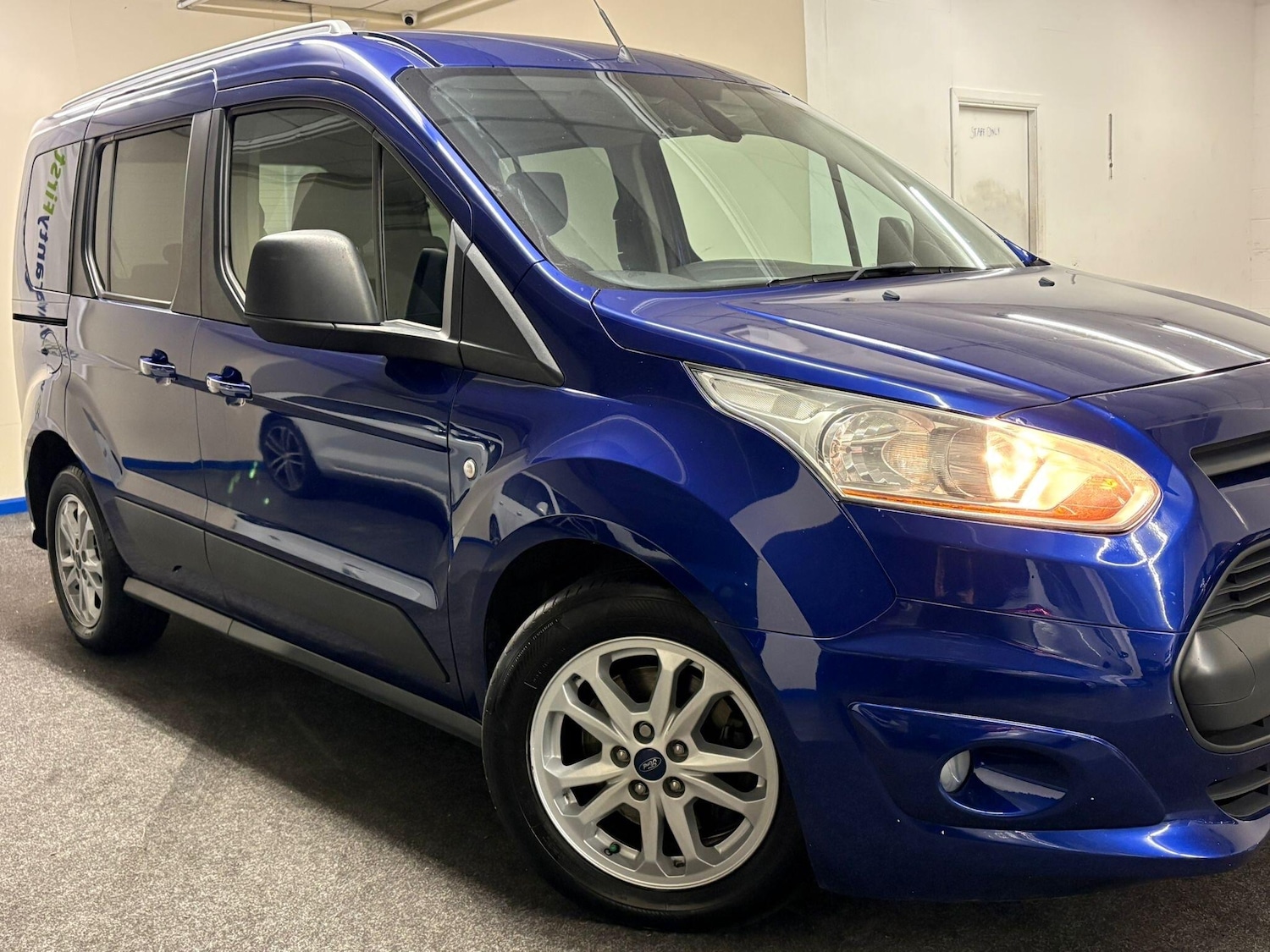 Used Ford Tourneo Connect 2014 for sale - 76422783: Photo 5