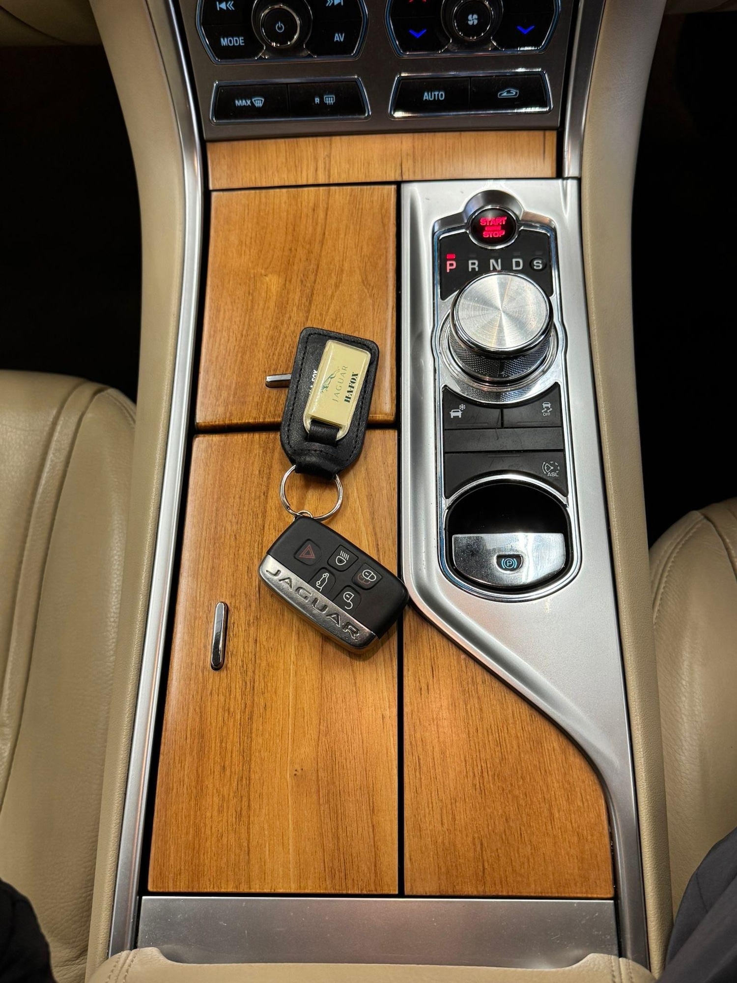 Used Jaguar XF 2014 for sale - 76623207: Photo 18