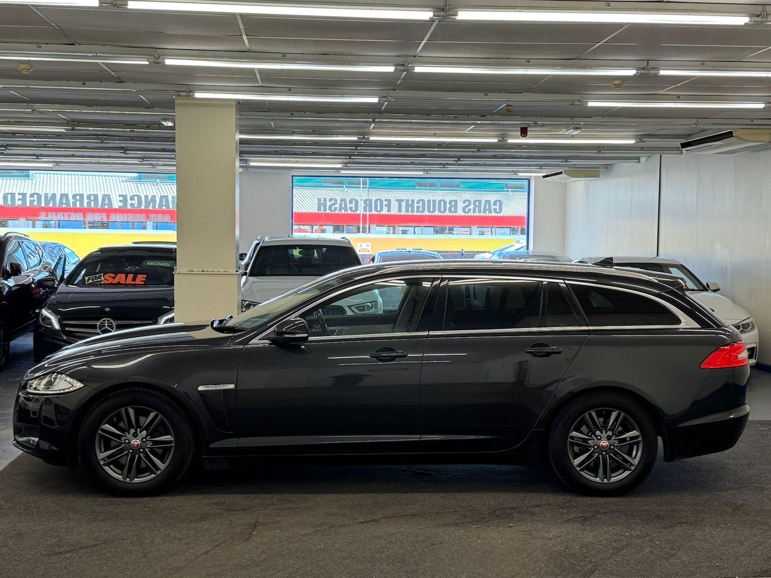 Used Jaguar XF 2014 for sale - 76623207: Photo 7