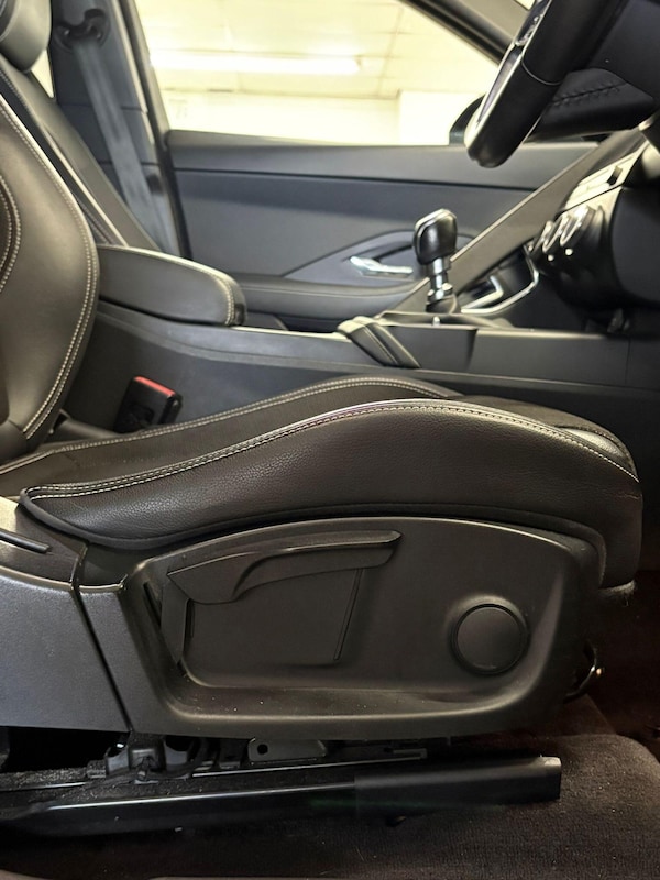 Used Jaguar E-Pace 2018 for sale - 76226547: Photo 21
