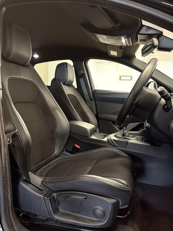 Used Jaguar E-Pace 2018 for sale - 76226547: Photo 9