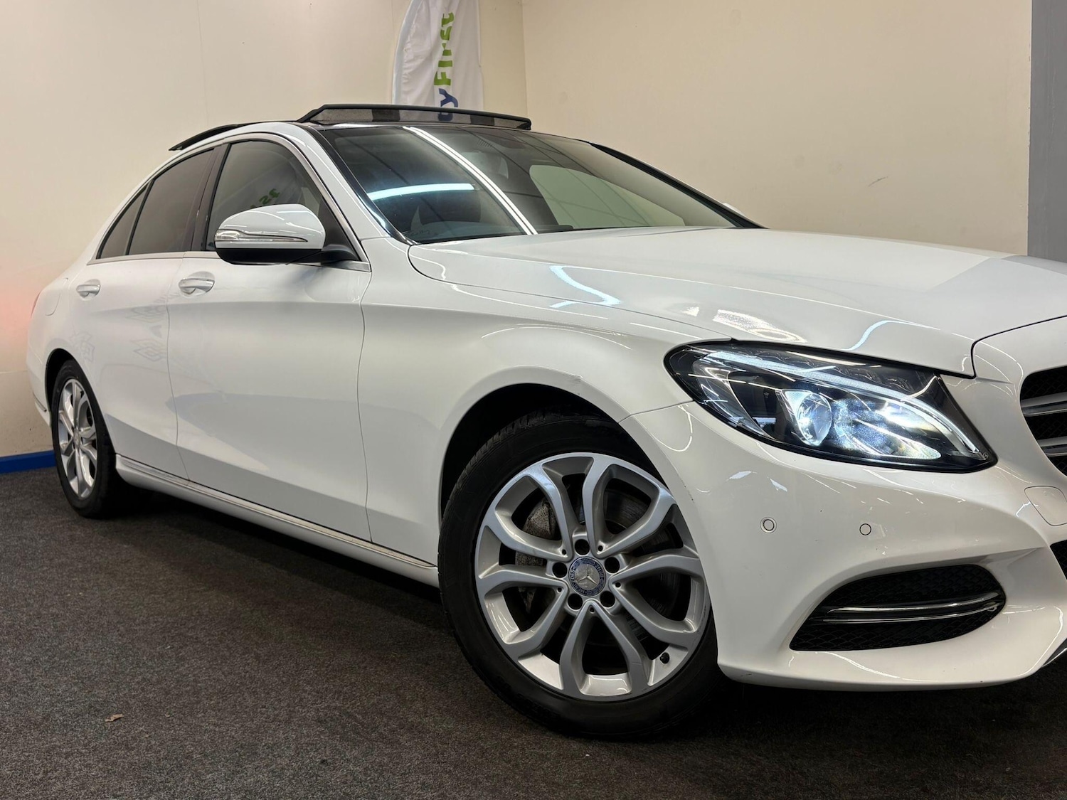Used Mercedes-Benz C Class 2014 for sale - 78099822: Photo 2