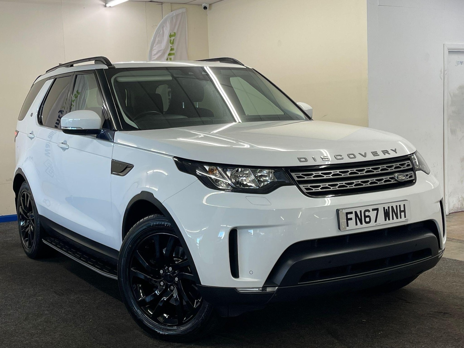 Used Land Rover Discovery 2017 for sale - 76623234: Photo 1