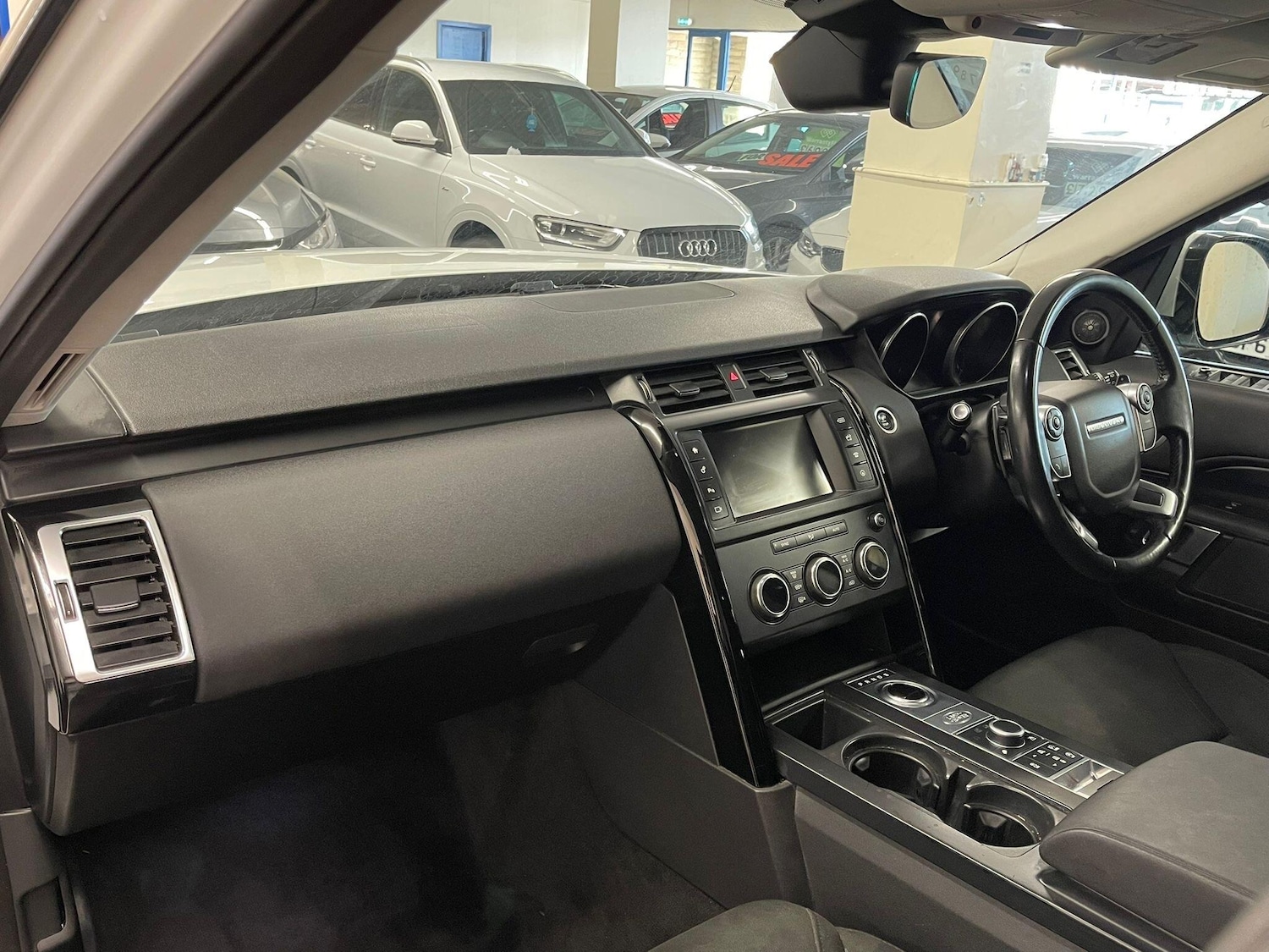 Used Land Rover Discovery 2017 for sale - 76623234: Photo 14