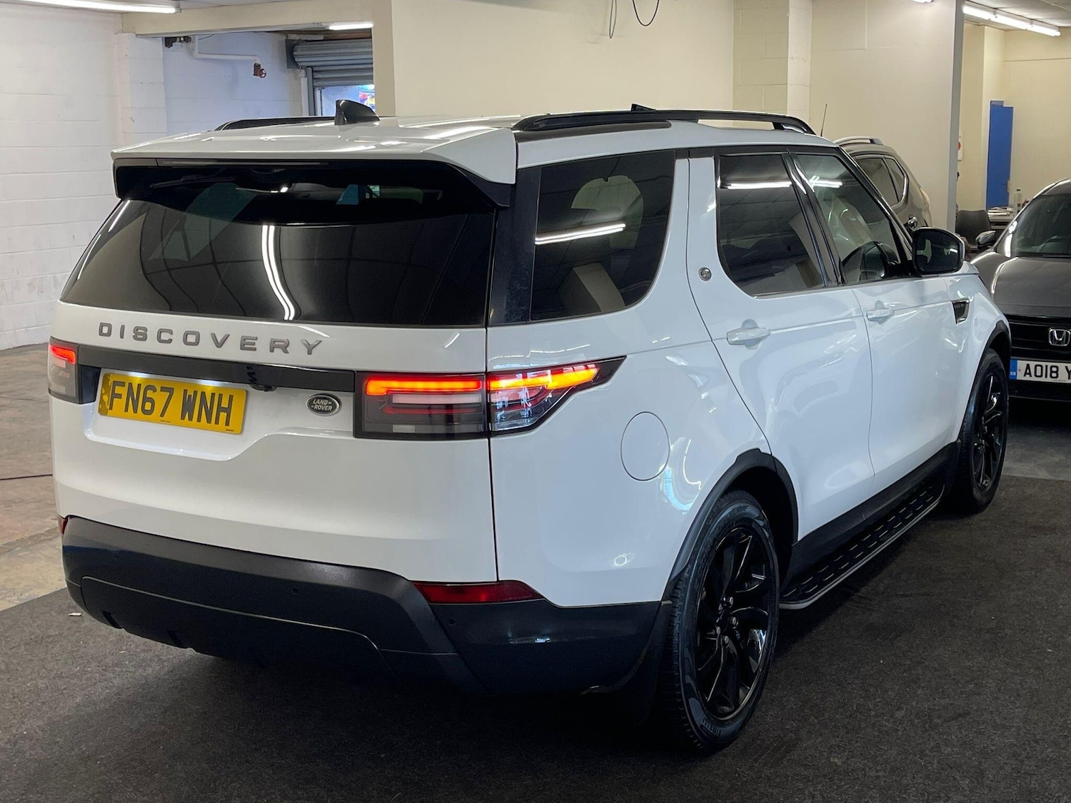 Used Land Rover Discovery 2017 for sale - 76623234: Photo 5