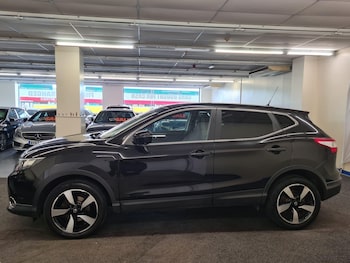 Used Nissan Qashqai 2017 for sale - 75588511: Photo