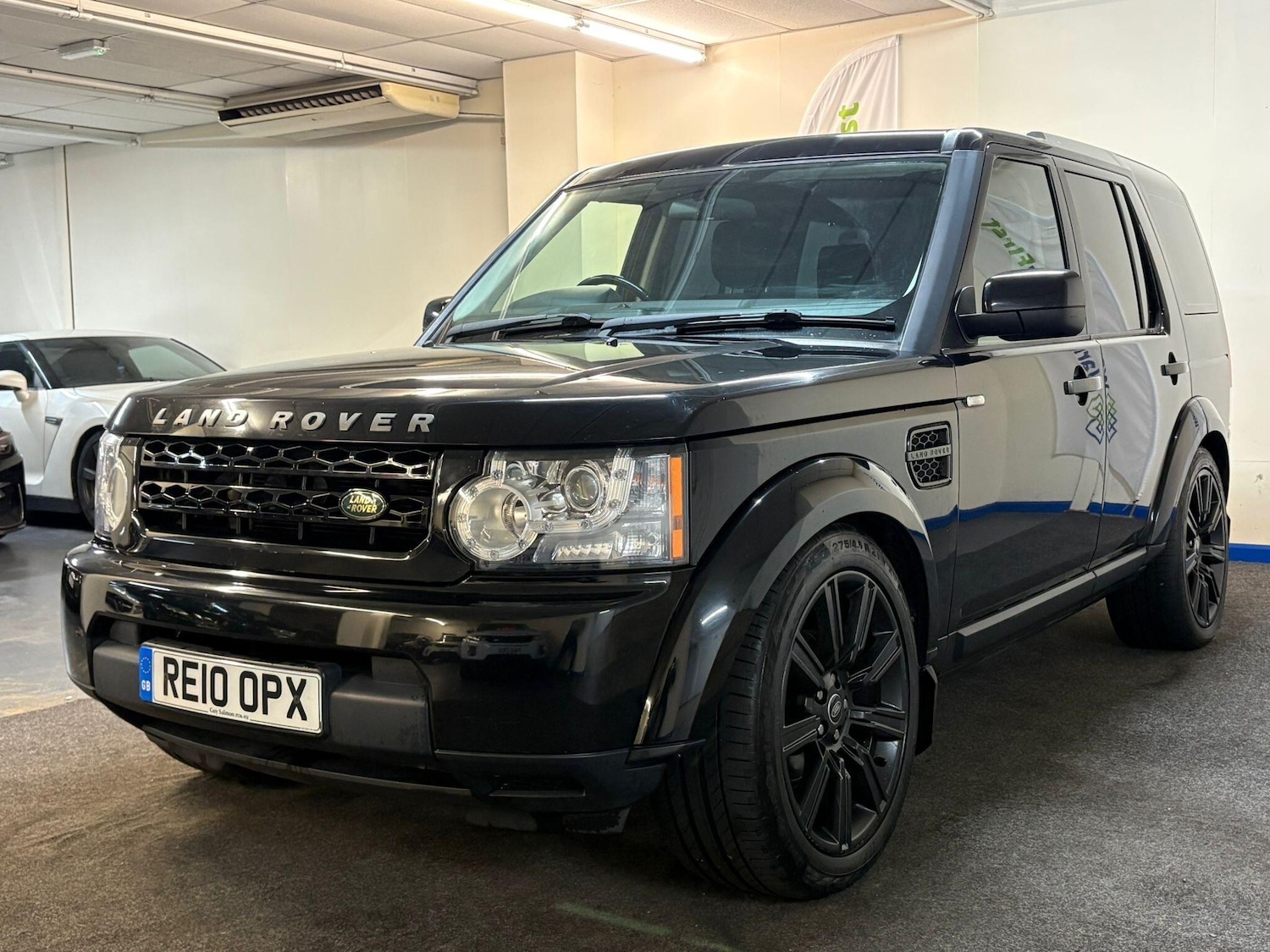Used Land Rover Discovery 2010 for sale - 77230313: Photo 2