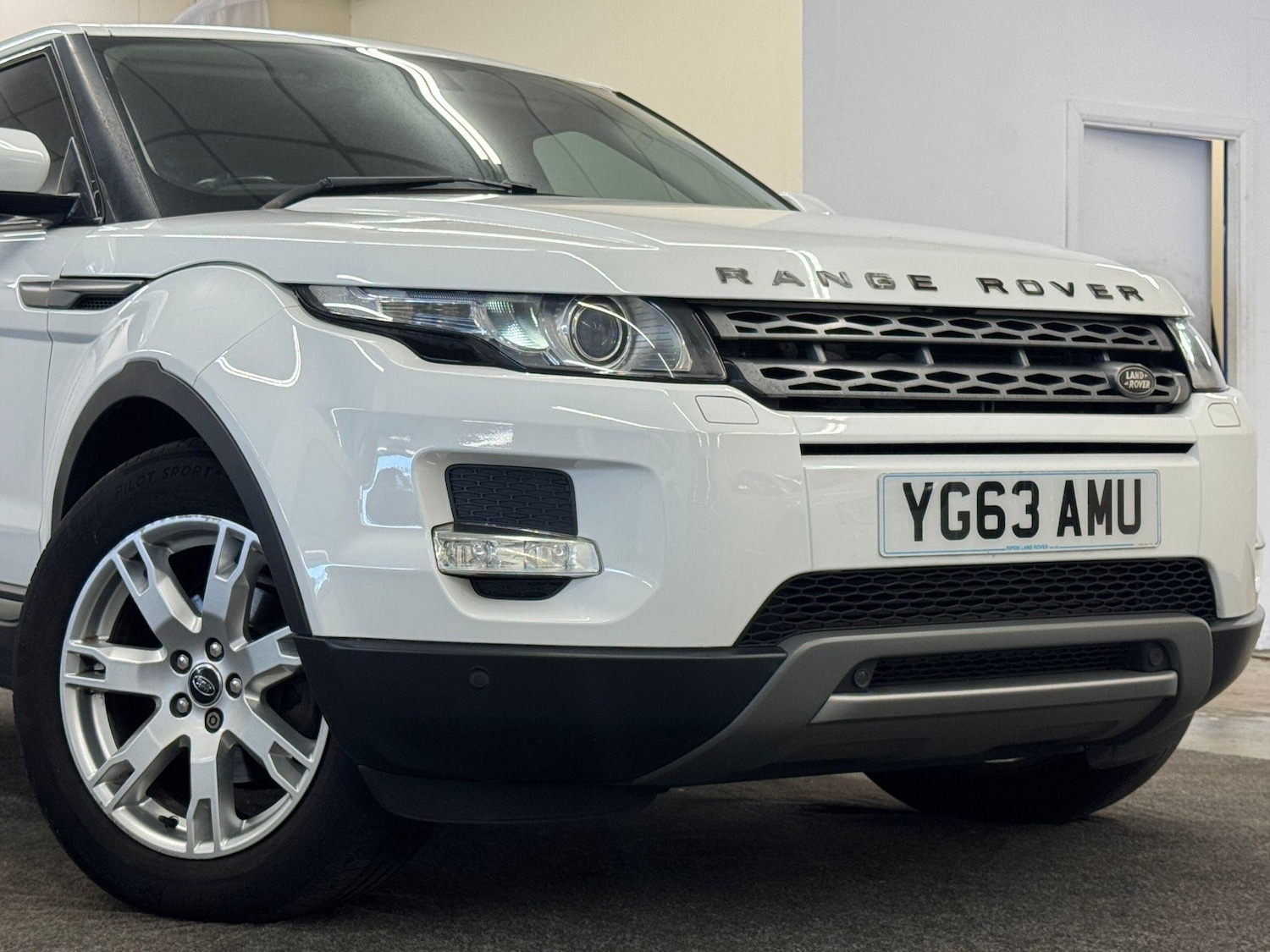 Used Land Rover Range Rover Evoque 2013 for sale - 76623240: Photo 2