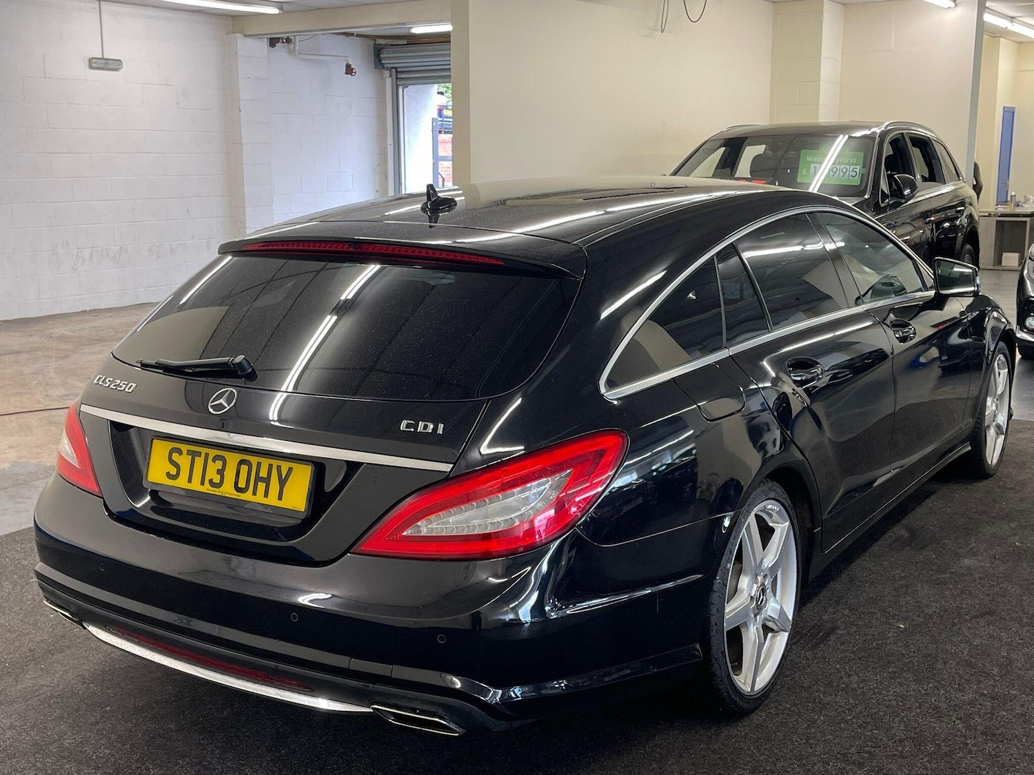 Used Mercedes-Benz CLS 2013 for sale - 76936131: Photo 4