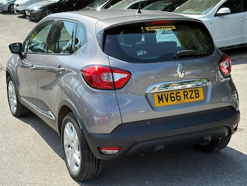 Used Renault Captur 2016 for sale - 79590210: Photo