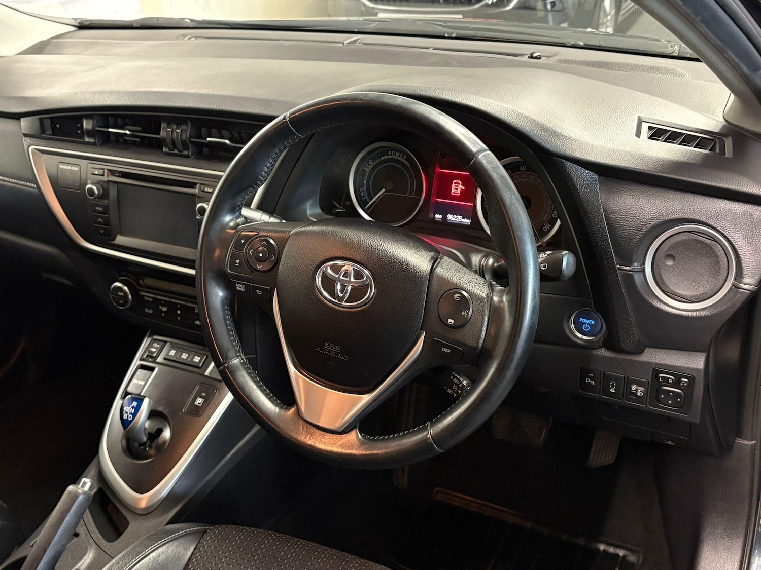 Used Toyota Auris 2013 for sale - 76360923: Photo 24