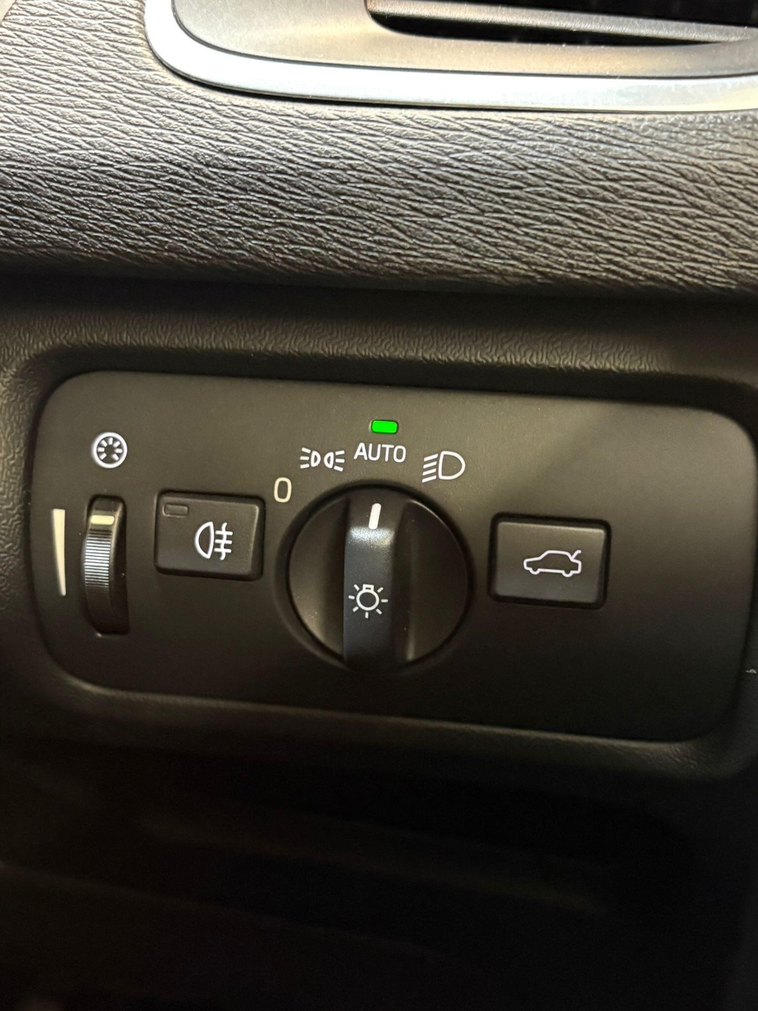 Used Volvo V40 for sale - 77671924: Photo 17