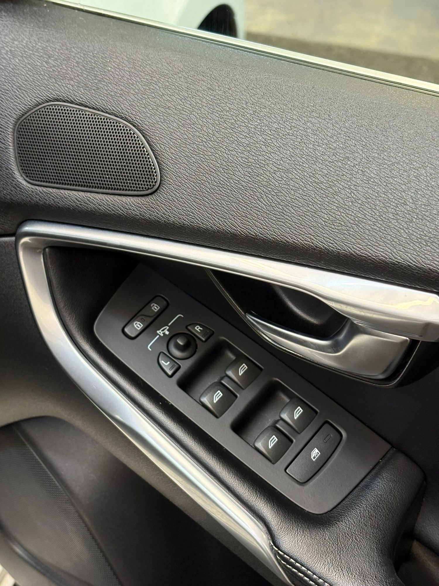 Used Volvo V40 for sale - 77671924: Photo 18